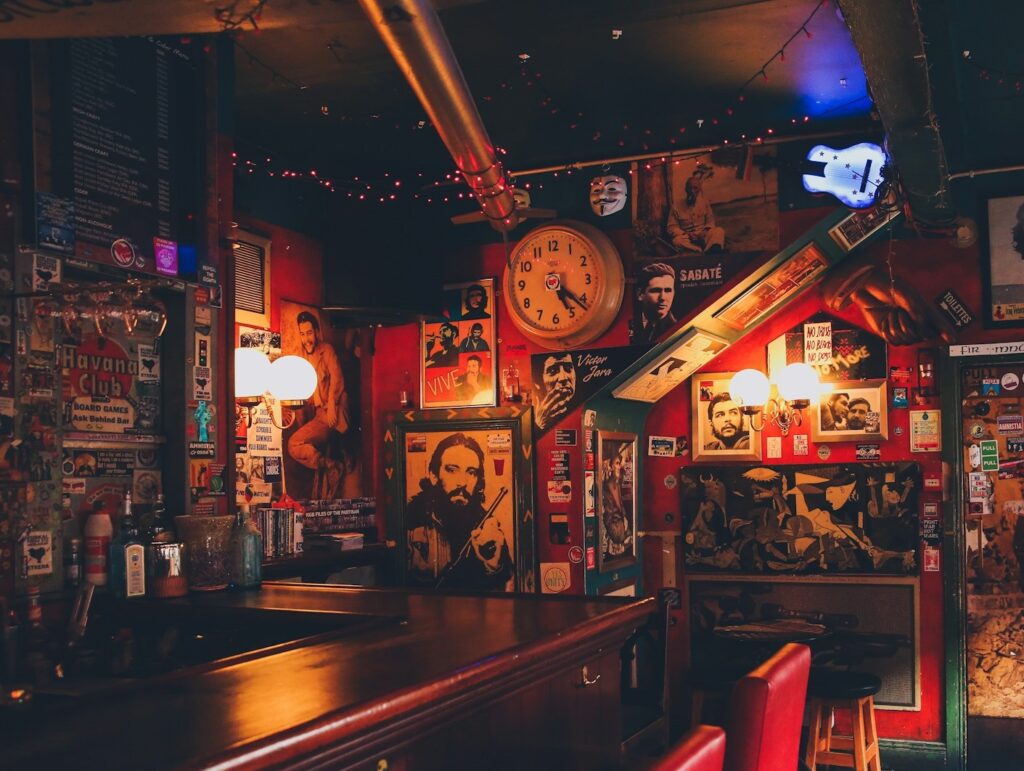 Hausbar/Kellerbar einrichten